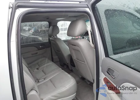 2011 Chevrolet Suburban 1500 Lt1 z USA, uszkodzony, nr VIN 1GNSCJE03BR110920